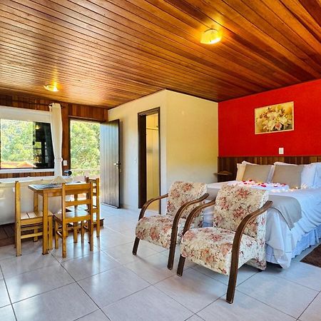 Chales Leopoldo Em Monte Verde Exteriér fotografie